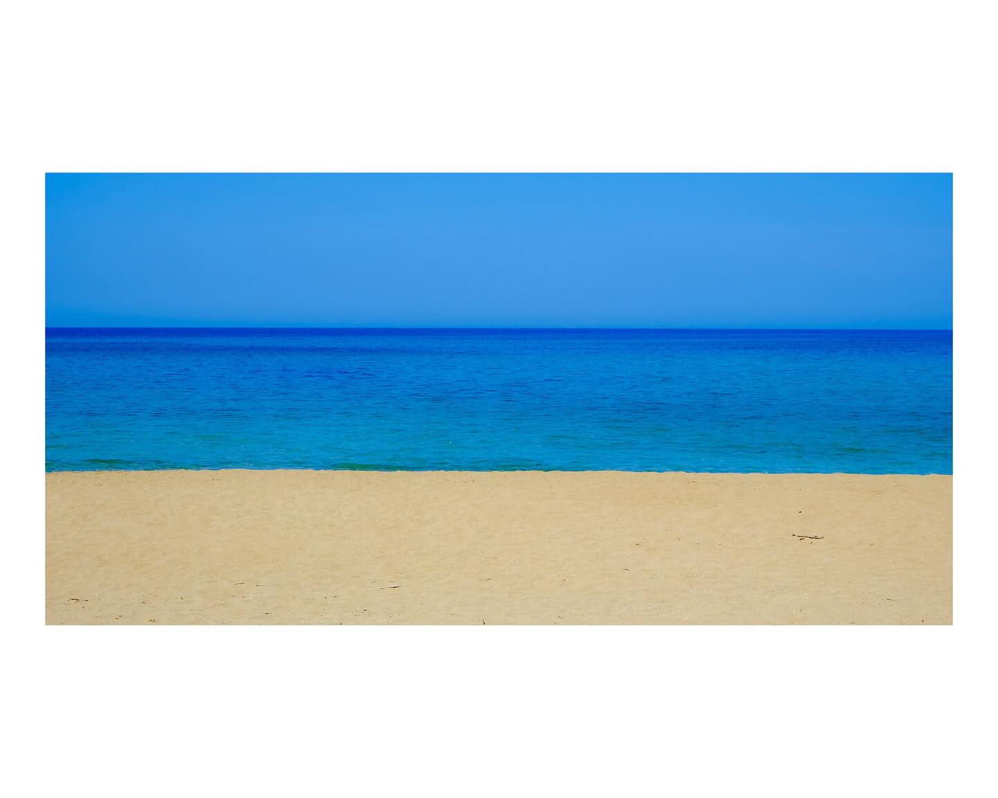 S a r d e g n a 

🏖️

#sardegna 
#colors 
#sand 
#sea 
#sky
#blue
#yellow 
#ocra 
@ig_sardinia 
#fujifilm_xseries